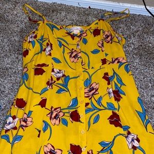 Cute summer dress ! Only worn once !